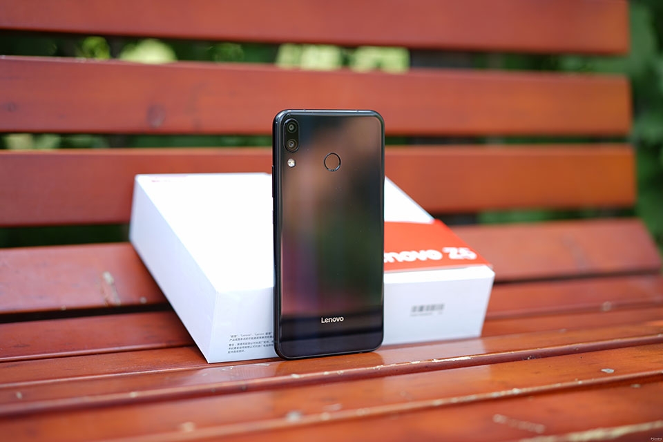 Trên tay Lenovo Z5 Trên tay Lenovo Z5