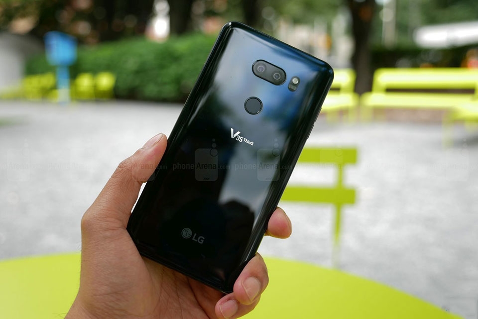 Trên tay LG V35 ThinQ Trên tay LG V35 ThinQ