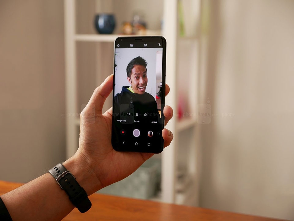 Trên tay LG V35 ThinQ Trên tay LG V35 ThinQ