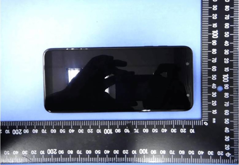 Galaxy J8 (ảnh 2)