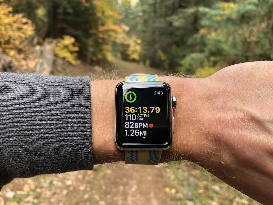Đồng hồ thông minh Apple Watch 4 sẽ được trang bị GPS mới Apple Watch đo tốc độ và khoảng cách thông qua các điểm chấm trên bản đồ.