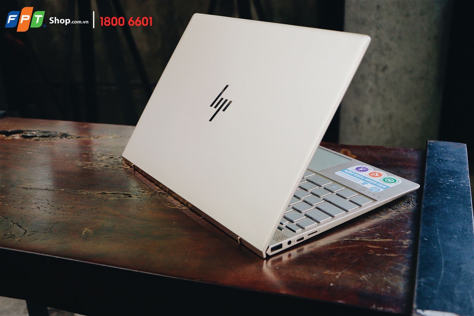 Sở hữu laptop tràn viền HP Envy 13 với chỉ từ 8,1 triệu đồng tại FPT Shop