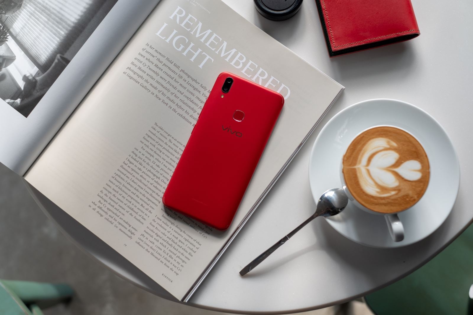 Vivo V9 trình làng sắc đỏ siêu quyến rũ với giá sốc 7,99 triệu đồng tại FPT Shop