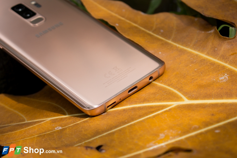 Mở hộp Samsung Galaxy S9+ Sunrise Gold: sang hơn, giá không đổi.!