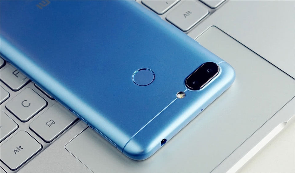 Trên tay Xiaomi Redmi 6 Trên tay Xiaomi Redmi 6