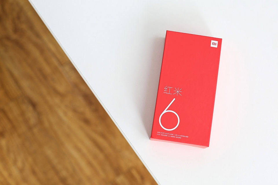 Trên tay Xiaomi Redmi 6 Trên tay Xiaomi Redmi 6