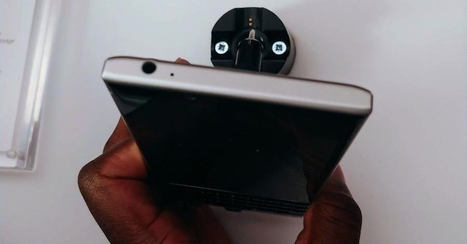 Tích hợp bộ xử lý tín hiệu âm thanh chất lượng cao.