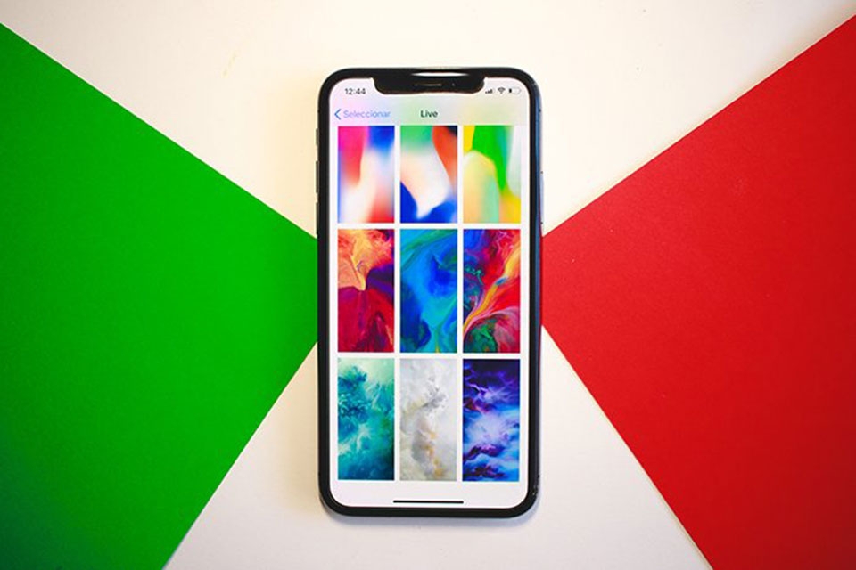 Apple vs Xiaomi Apple vs Xiaomi