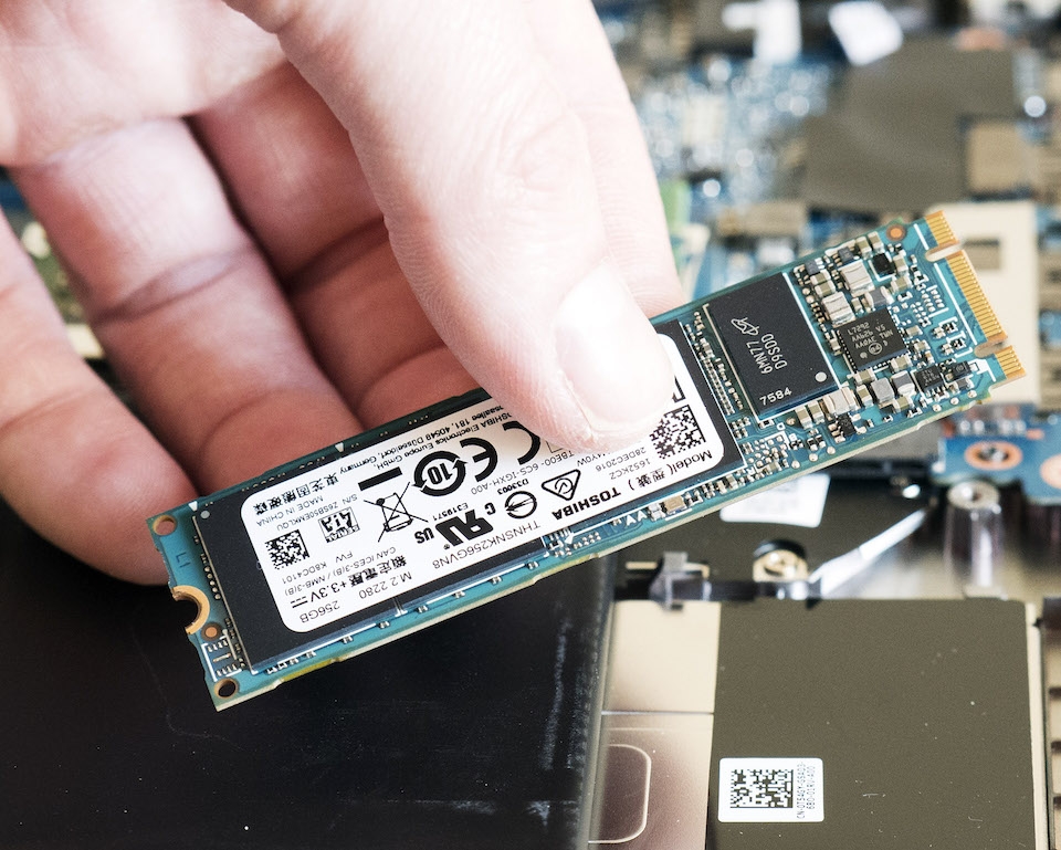 Ổ cứng SSD mang đến tốc độ truy xuất vượt trội khi so với HDD.