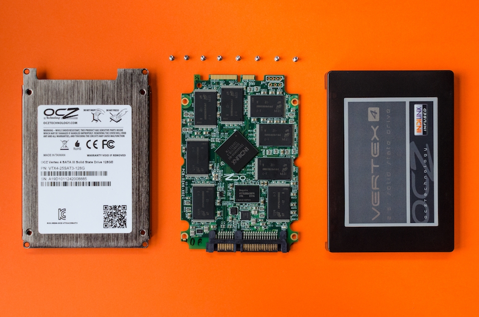 Ổ cứng SSD cho độ bền cao hơn.