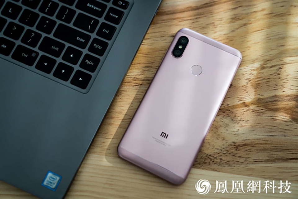 Xiaomi Redmi 6 Pro lộ ảnh thực tế (ảnh 2) Xiaomi Redmi 6 Pro lộ ảnh thực tế (ảnh 2)