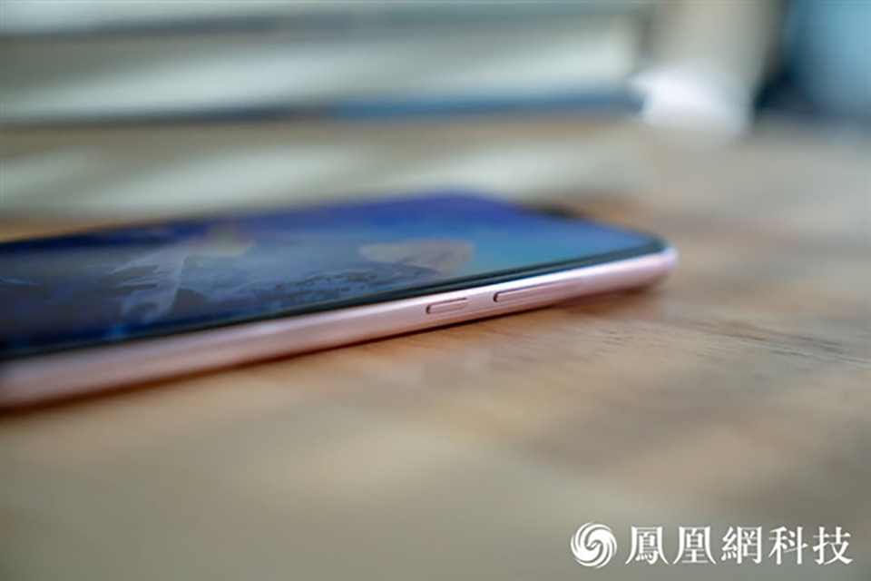 Xiaomi Redmi 6 Pro lộ ảnh thực tế (ảnh 8) Xiaomi Redmi 6 Pro lộ ảnh thực tế (ảnh 8)