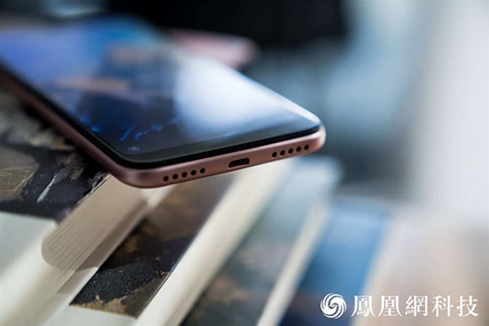 Xiaomi Redmi 6 Pro lộ ảnh thực tế (ảnh 9) Xiaomi Redmi 6 Pro lộ ảnh thực tế (ảnh 9)
