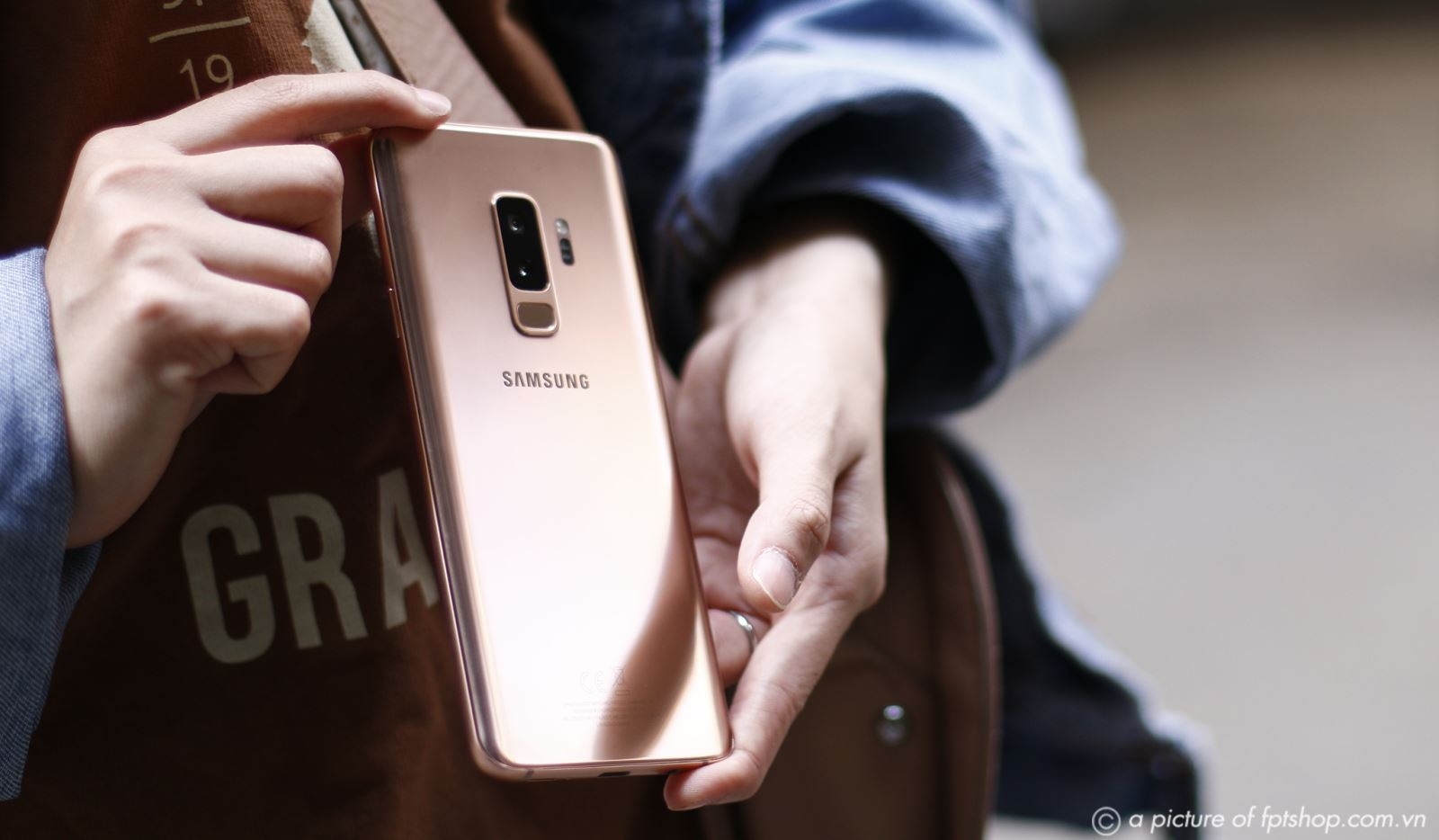 S9+ vàng hoàng kim
