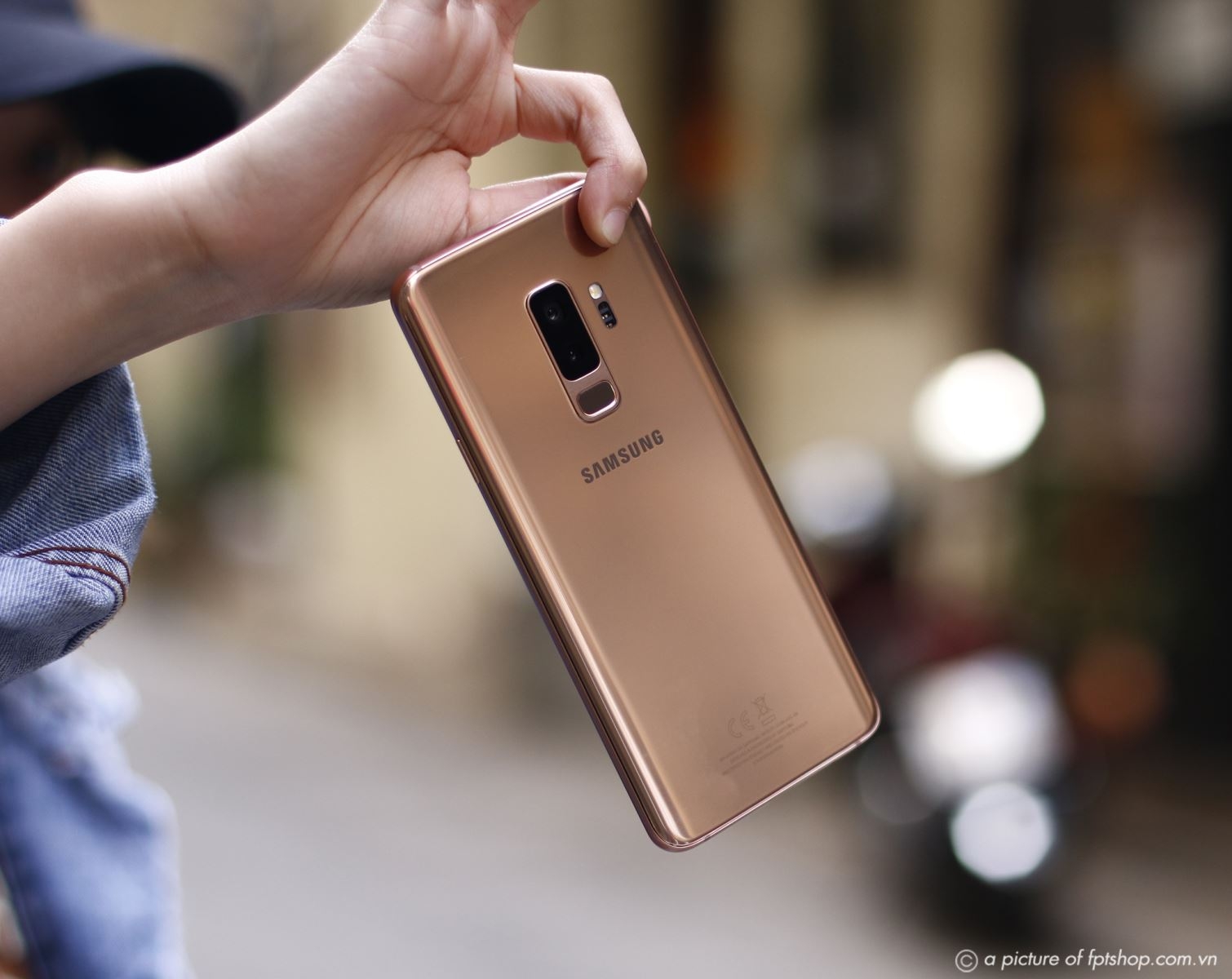 S9+ vàng hoàng kim