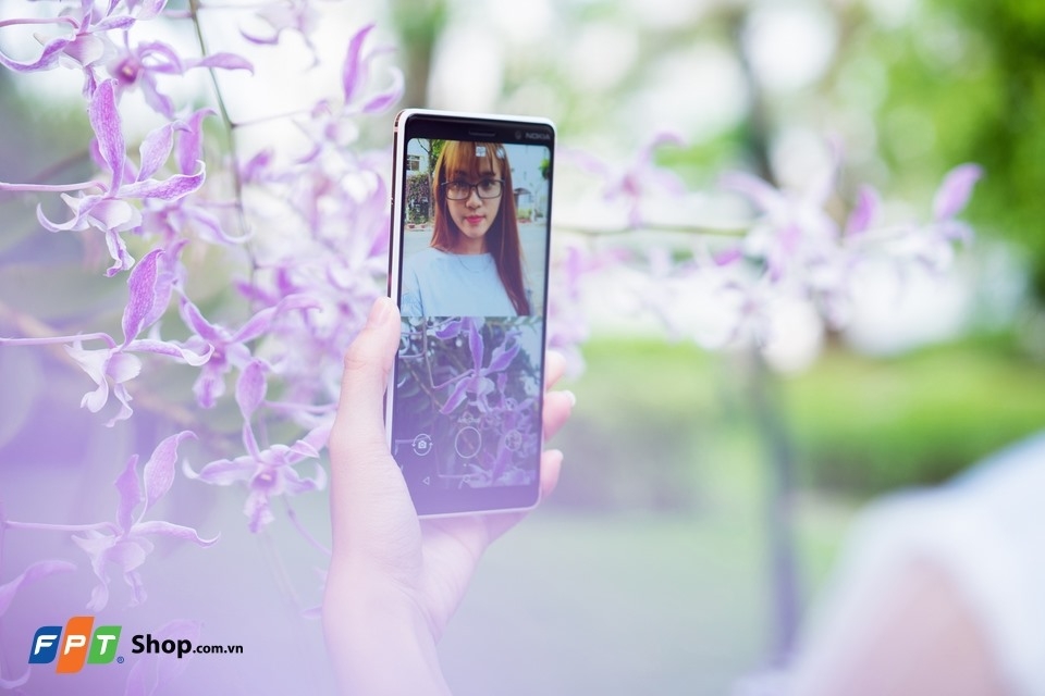 5 smartphone tầm trung selfie xuất sắc nhất thị trường 1