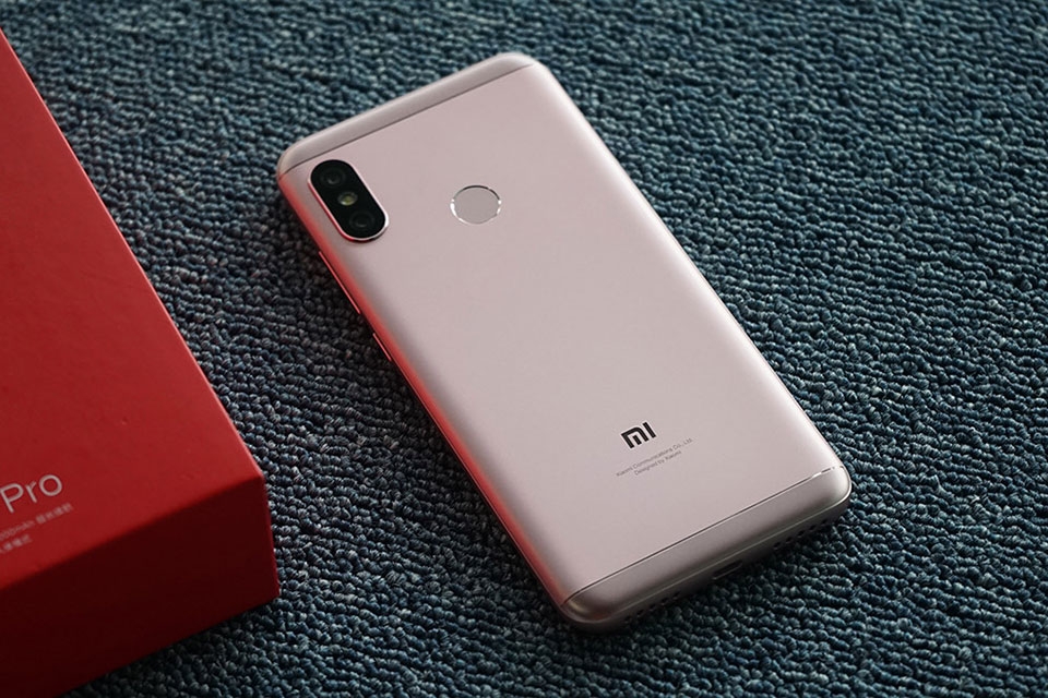 Trên tay Xiaomi Redmi 6 Pro