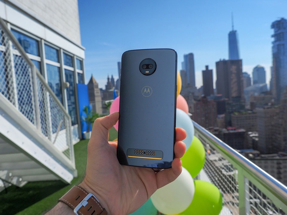 Moto Z3 Play Moto Z3 Play