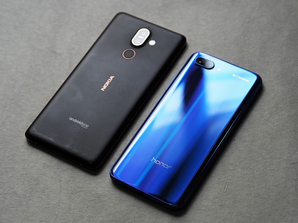 So sánh Honor 10 vs Nokia 7 Plus So sánh Honor 10 vs Nokia 7 Plus