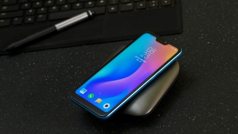 Redmi 6 Pro màu xanh lộ ảnh báo chí sắc nét, ấn tượng