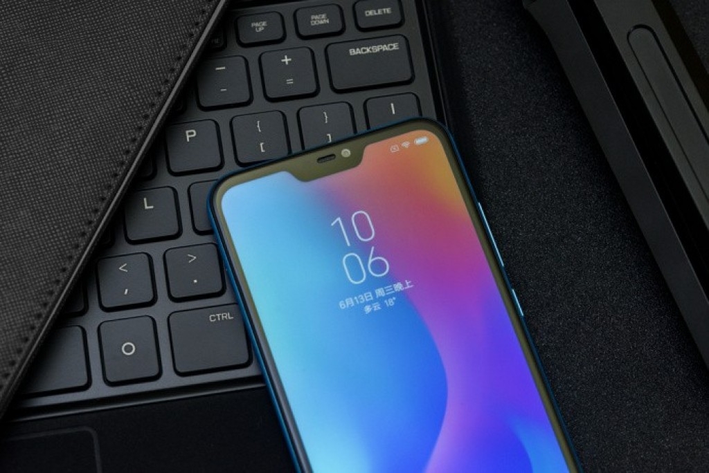 Redmi 6 Pro màu xanh lộ ảnh báo chí sắc nét, ấn tượng