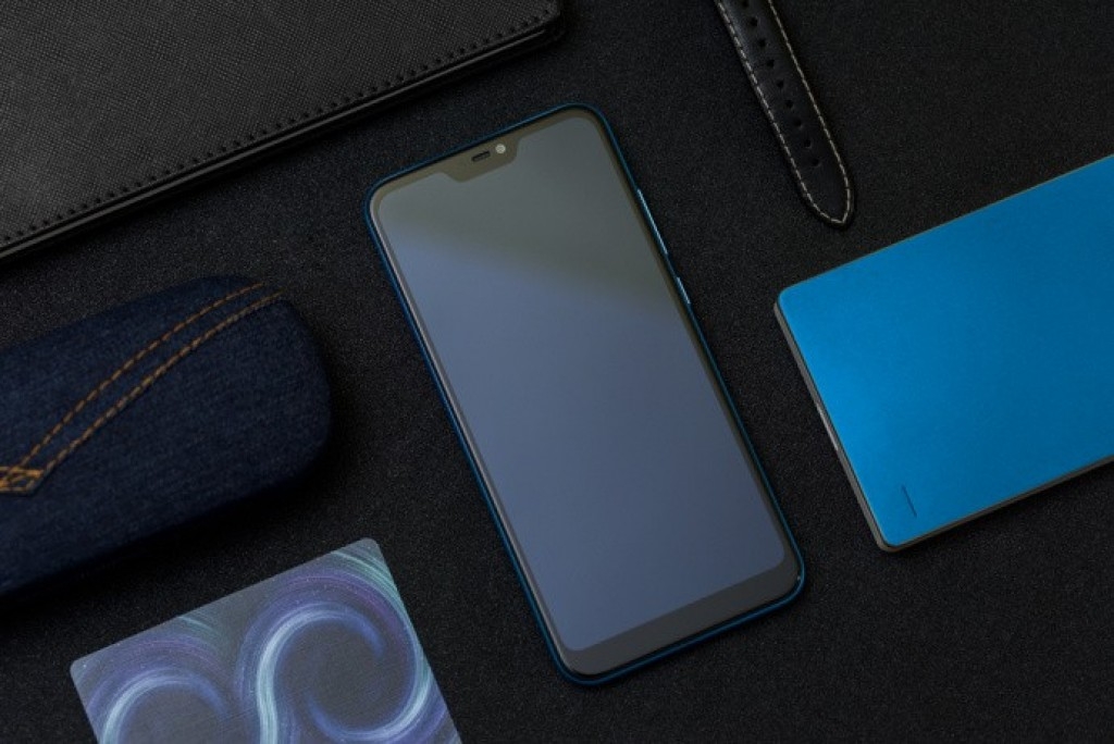 Redmi 6 Pro màu xanh lộ ảnh báo chí sắc nét, ấn tượng
