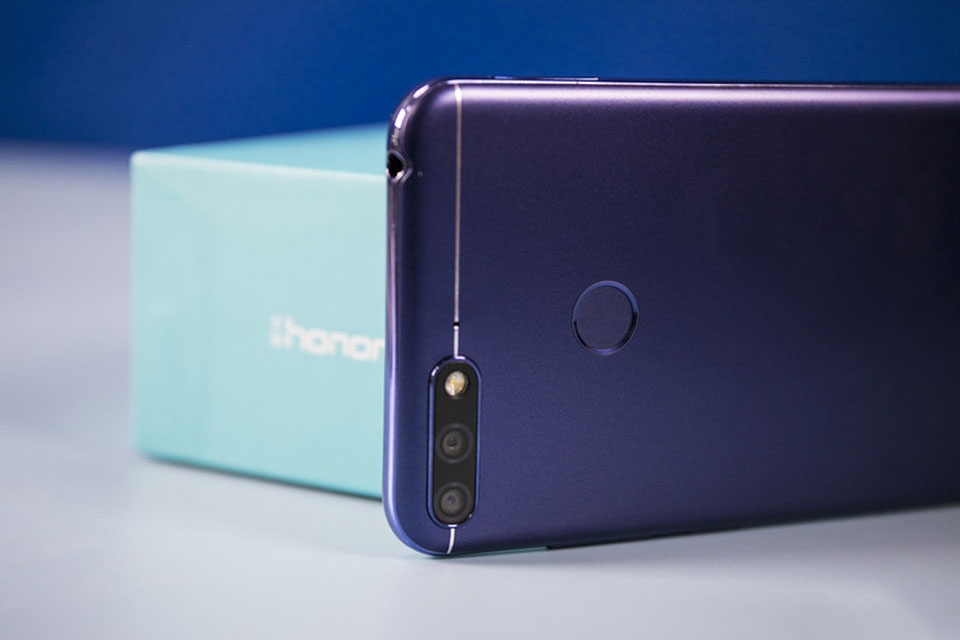 Trên tay Honor 7A