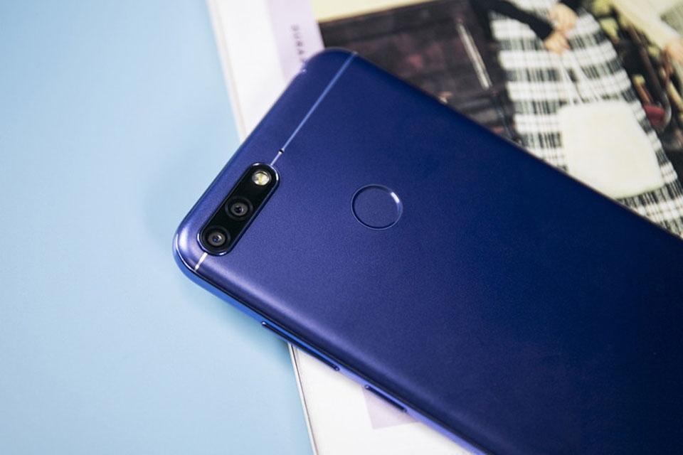 Trên tay Honor 7A