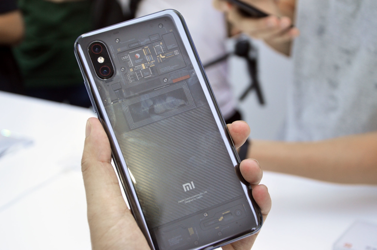 5 smartphone Android có thiết kế đột phá năm 2018 3