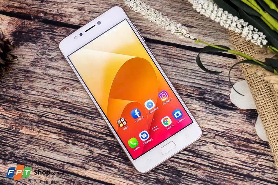 Zenfone 4 Max 2018 mang vẻ đẹp sang trọng như người đàn anh phiên bản 2017
