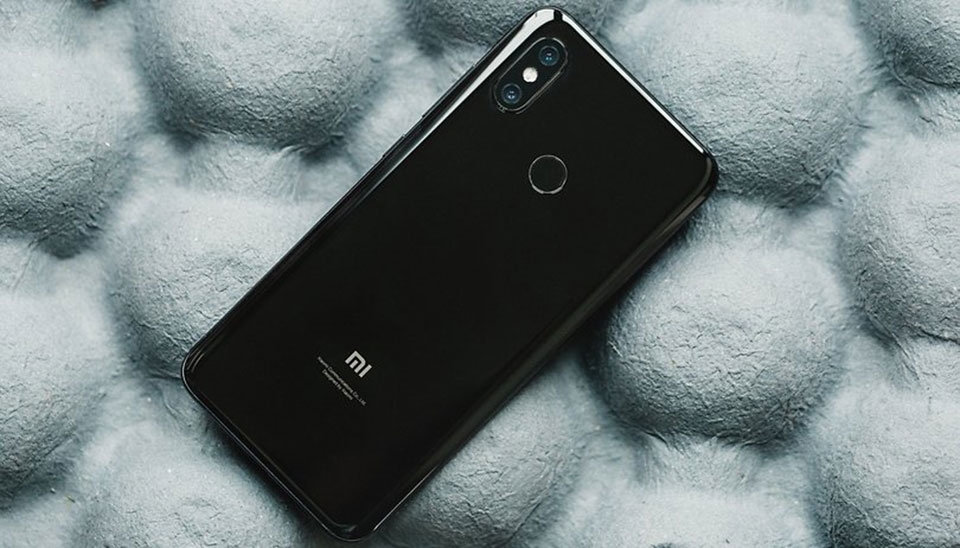 Đánh giá pin Xiaomi Mi 8