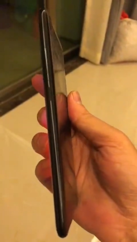 Smartphone mới của Meizu với màn hình phụ đã lộ diện