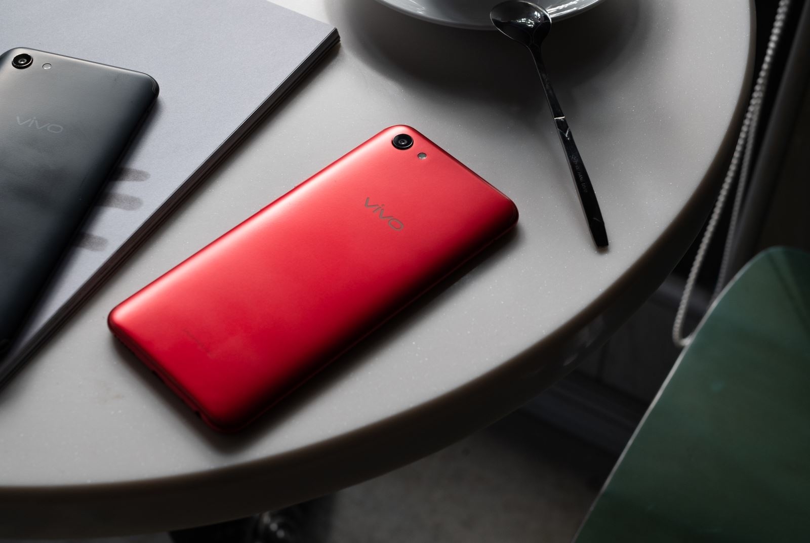 Tậu liền tay Vivo Y81 Red với chỉ từ 1,5 triệu đồng tại FPT Shop