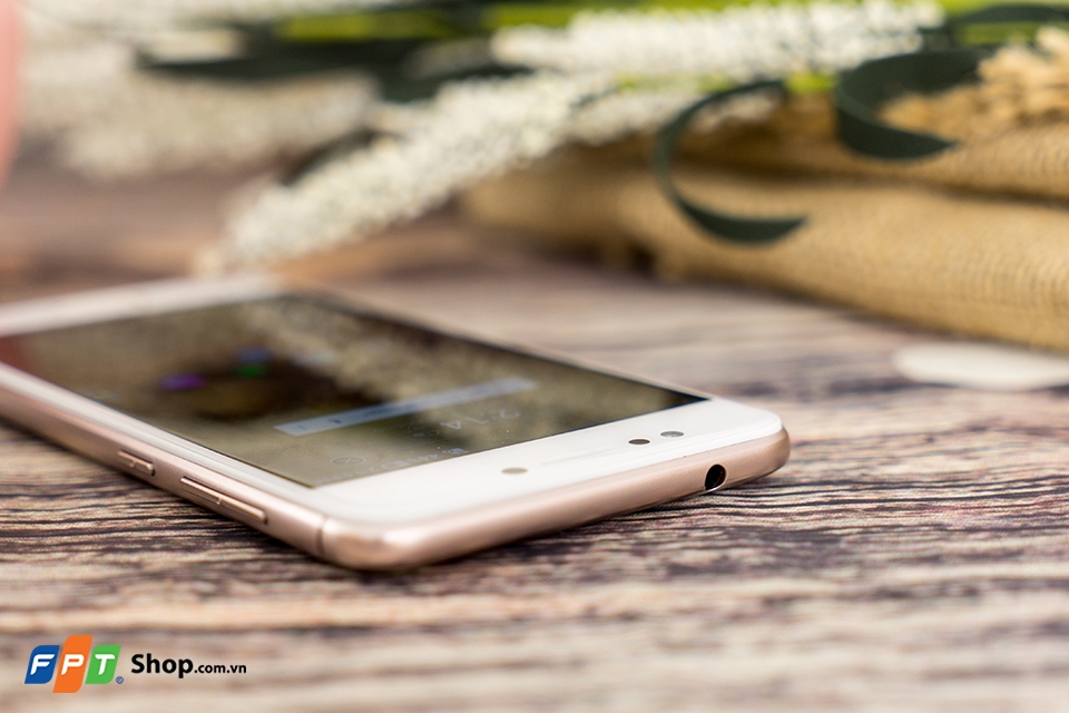 Asus Zenfone 4 Max 2018 pin trâu chỉ hơn 2 triệu đồng Asus Zenfone 4 Max 2018 pin trâu chỉ hơn 2 triệu đồng