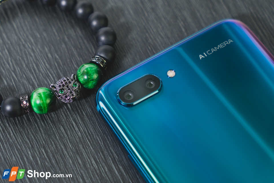 Đánh giá Honor 10 03