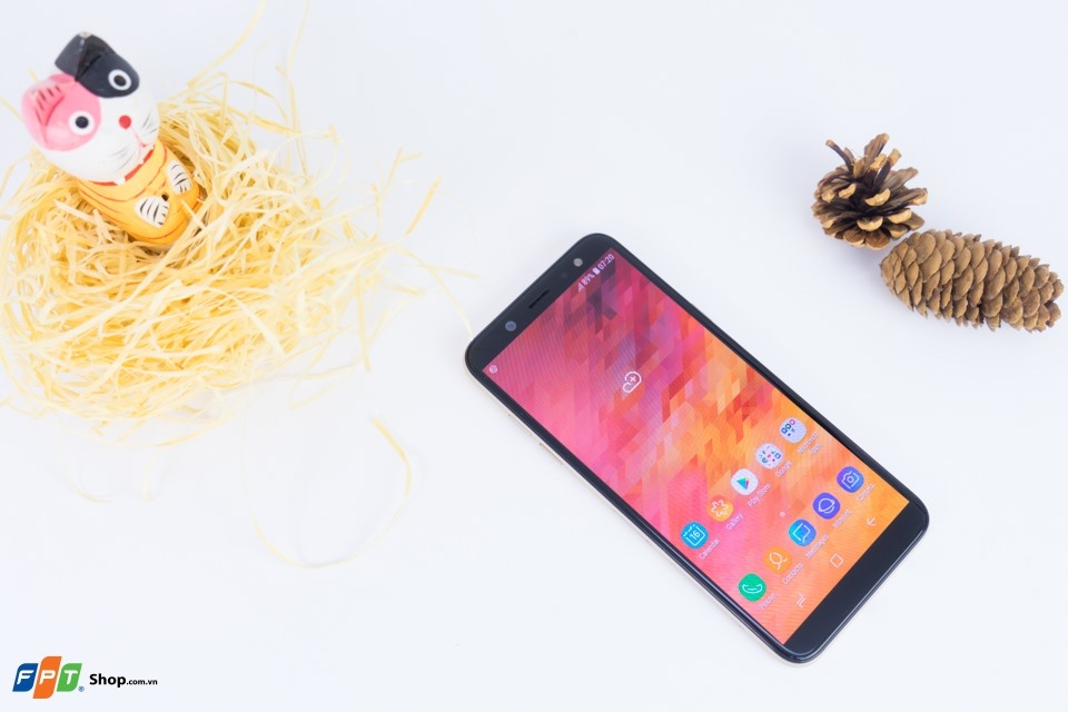Những smartphone được mua nhiều nhất FPT Shop trong tháng 6 4