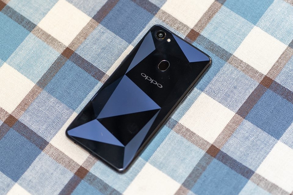 OPPO F7/F7 128GB giảm bung nóc đến 1 triệu đồng tại FPT Shop