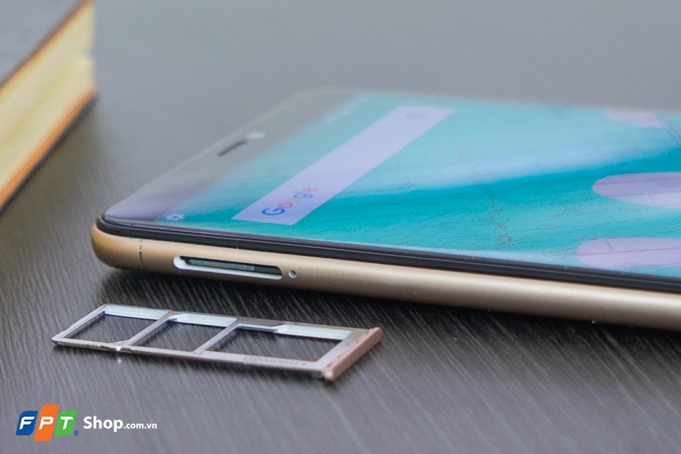 Mở hộp Wiko View Max 04