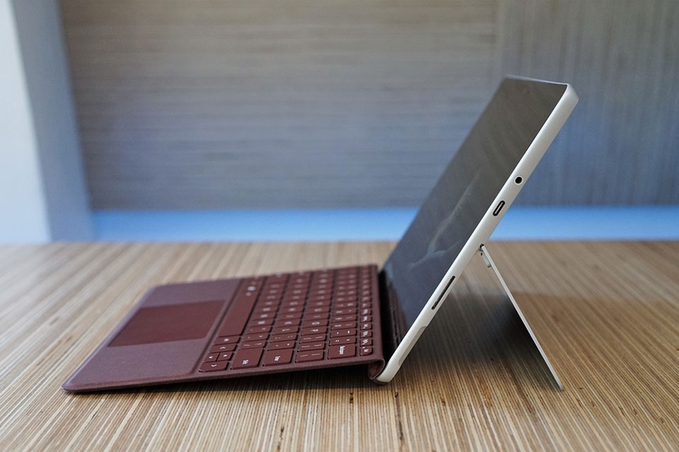 Trên tay Surface Go Trên tay Surface Go