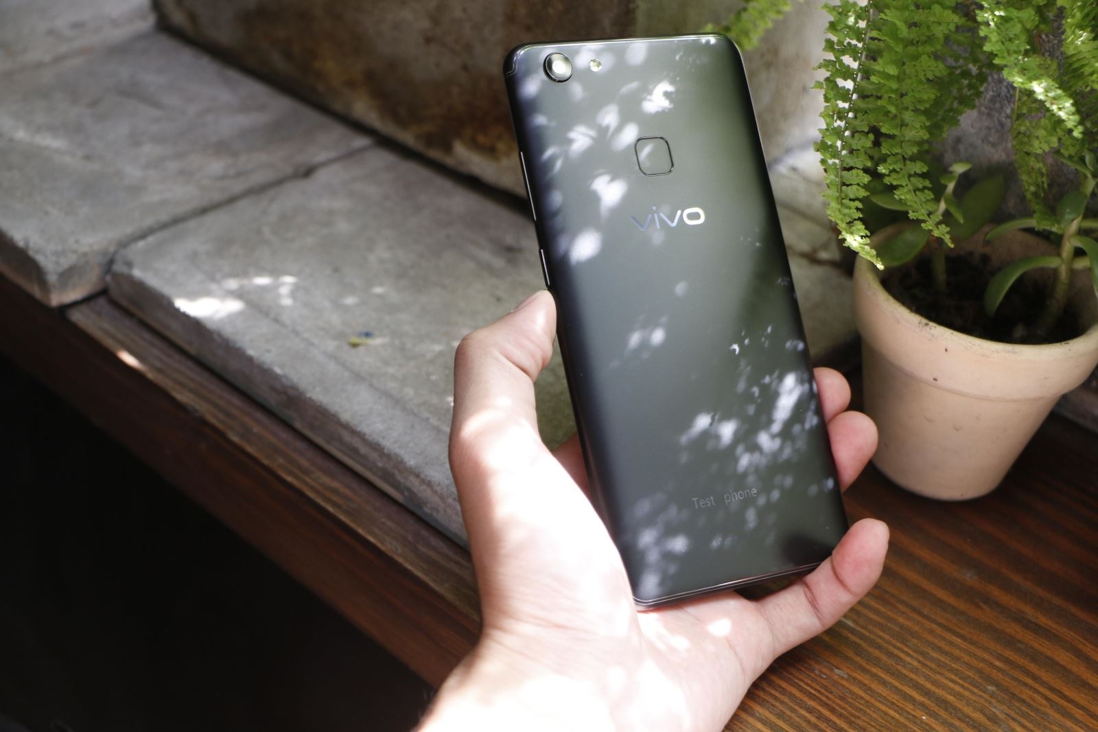 Mua online Vivo V7+ tại FPT Shop, giá sốc chỉ còn 6,49 triệu đồng