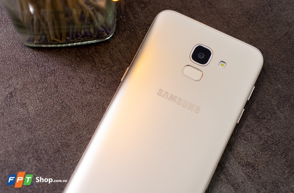 5 smartphone bán chạy nhất FPT Shop trong vừa tuần qua 2