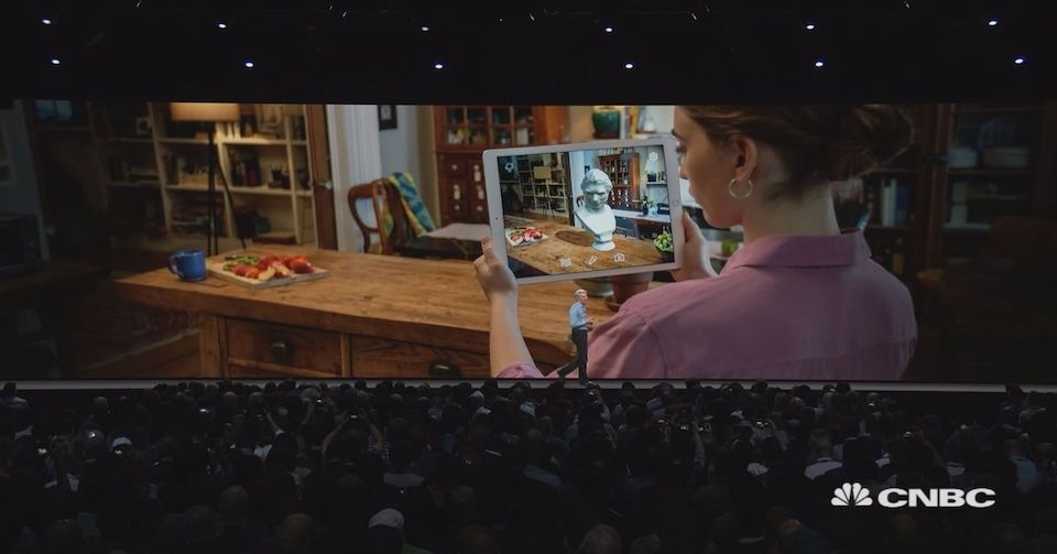 Ra mắt bộ công cụ ARKit 2.0.