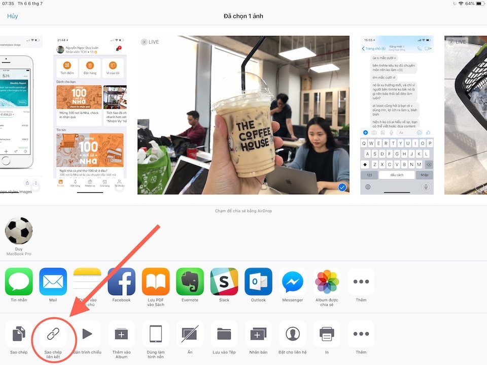Cách chia sẻ hình ảnh từ iCloud trực tiếp bằng đường dẫn Chọn hình và nhấn vào nút "Sao chép liên kết" để tạo đường dẫn chia sẻ.