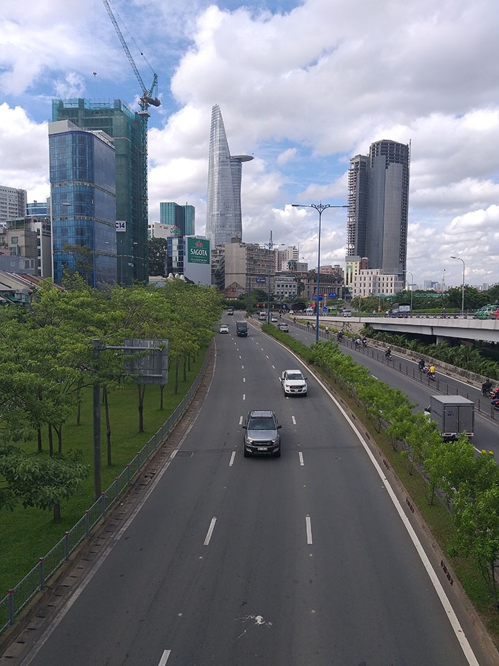 Trải nghiệm nhanh camera Galaxy J8: Bắt nét nhanh, chi tiết tốt, xóa phông ổn với Live Focus