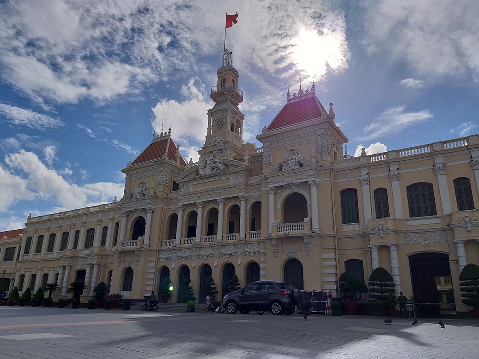 Trải nghiệm nhanh camera Galaxy J8: Bắt nét nhanh, chi tiết tốt, xóa phông ổn với Live Focus