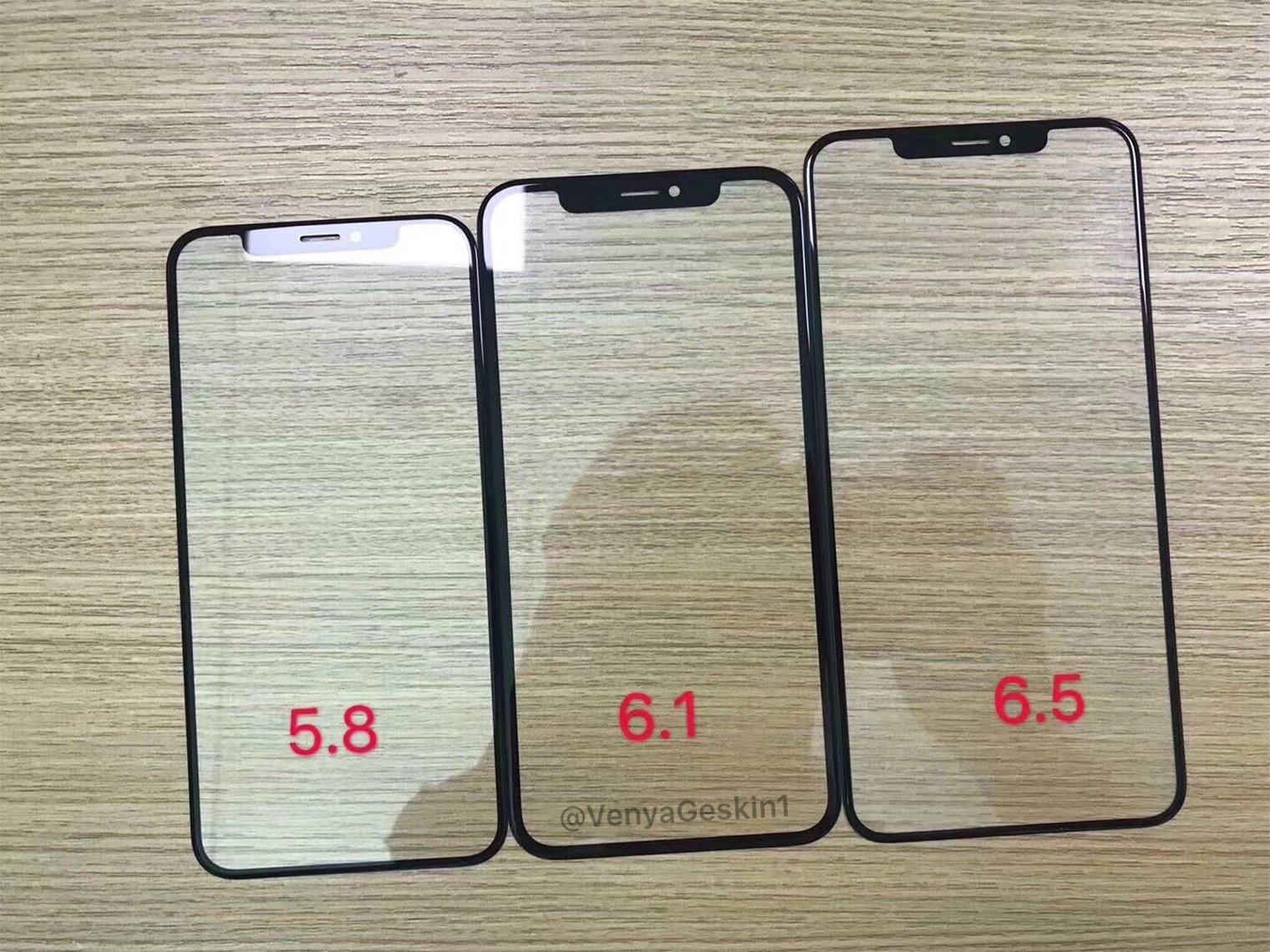 Đây là mặt trước của 3 mẫu iPhone 2018, có chi tiết lạ!