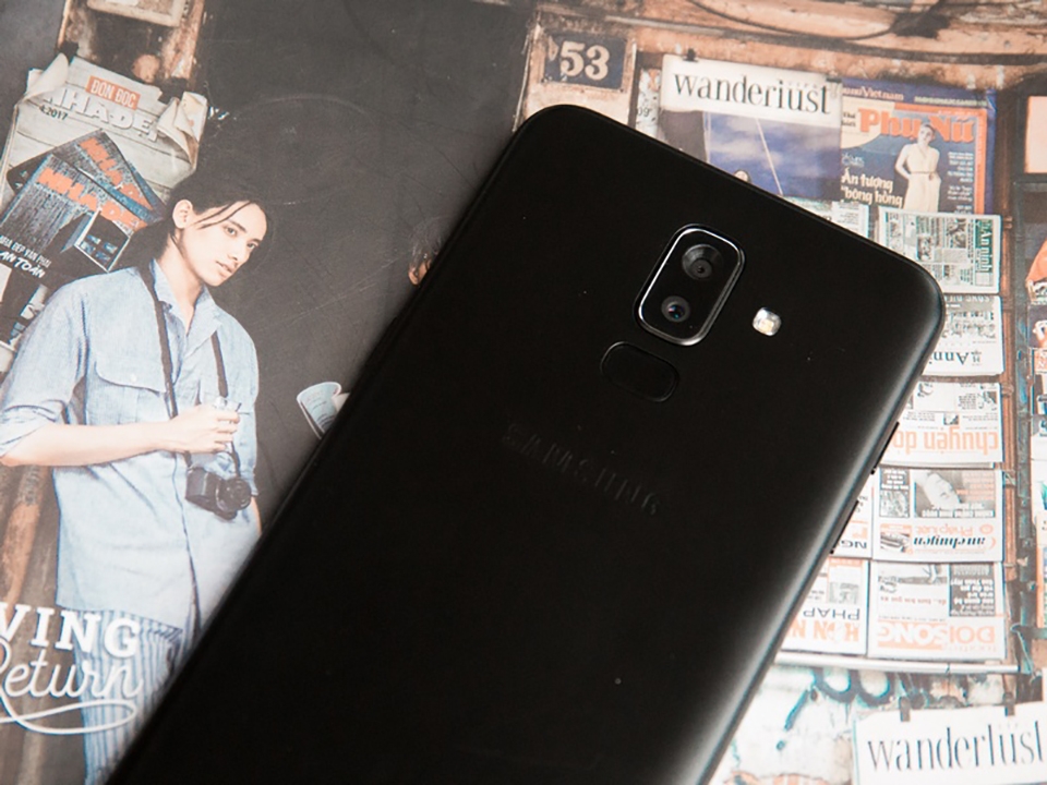 So sánh Galaxy J8 và iPhone 6 (ảnh 2) So sánh Galaxy J8 và iPhone 6 (ảnh 2)
