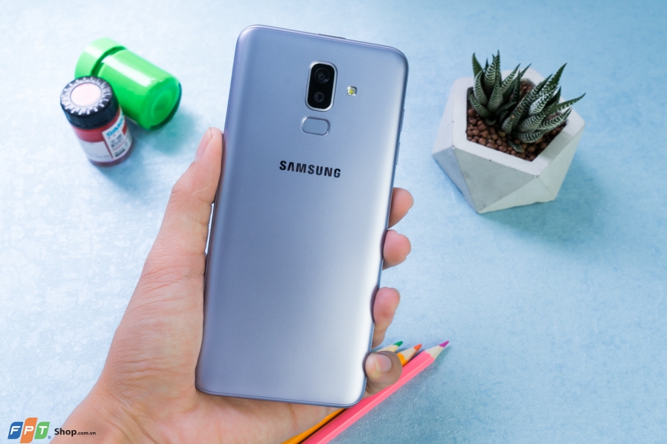 Trải nghiệm game với Galaxy J8: Snapdragon 450, RAM 3GB có đủ chơi PUBG, Liên Quân,..