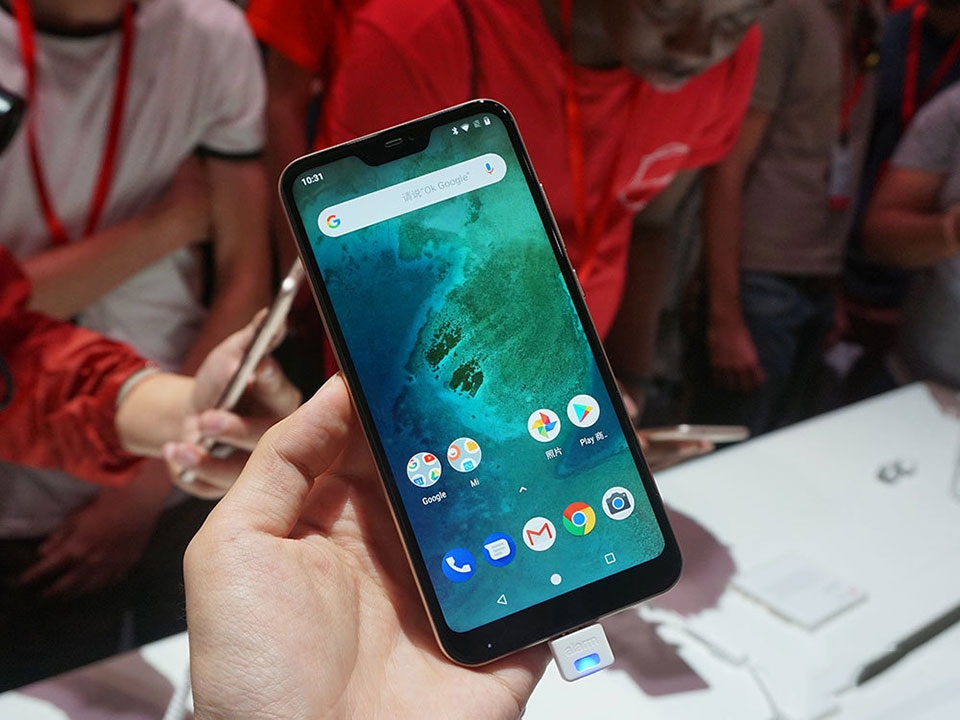 Trên tay nhanh Xiaomi Mi A2 Lite Trên tay nhanh Xiaomi Mi A2 Lite