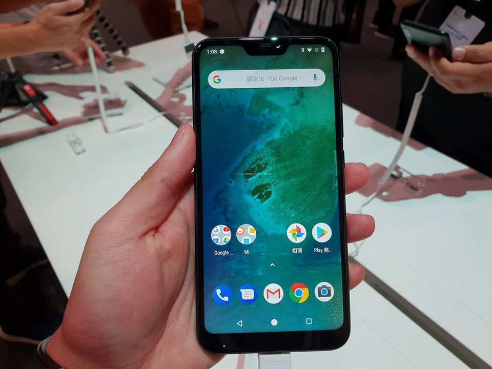 Trên tay nhanh Xiaomi Mi A2 Lite Trên tay nhanh Xiaomi Mi A2 Lite